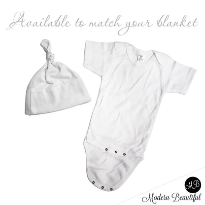 Butterfly baby girl blanket, personalized butterflies blanket with name, newborn butterfly baby swaddle, pink and purple butterfly baby gift