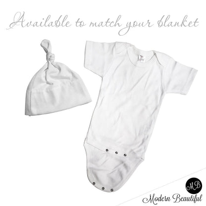 Christmas baby blanket, personalized girl holidays baby blanket, newborn first Christmas baby gift, personalized holiday swaddle with name